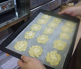 クッキーを焼く工程の写真